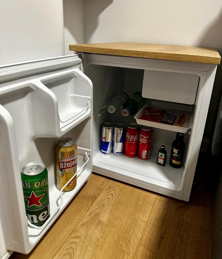 Roomsb Slavonski Brod Bagian luar foto