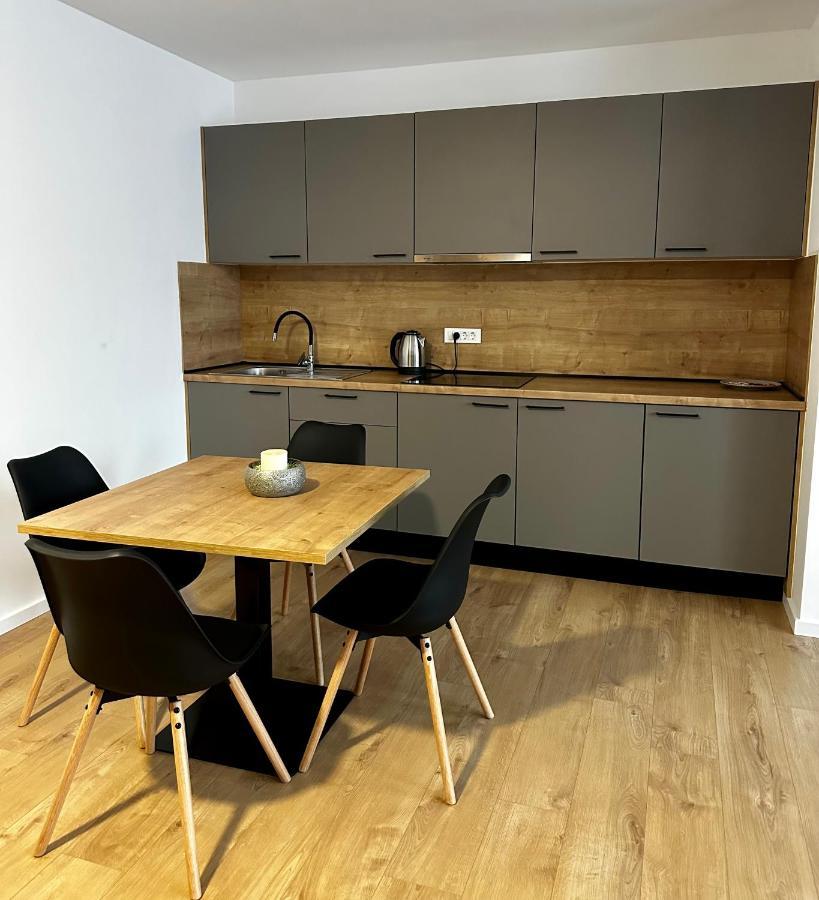 Roomsb Slavonski Brod Bagian luar foto