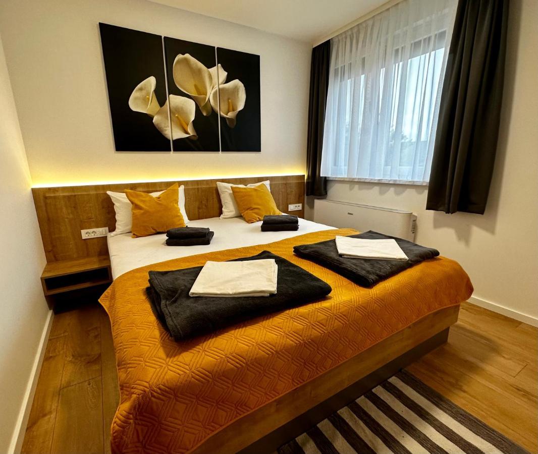 Roomsb Slavonski Brod Bagian luar foto