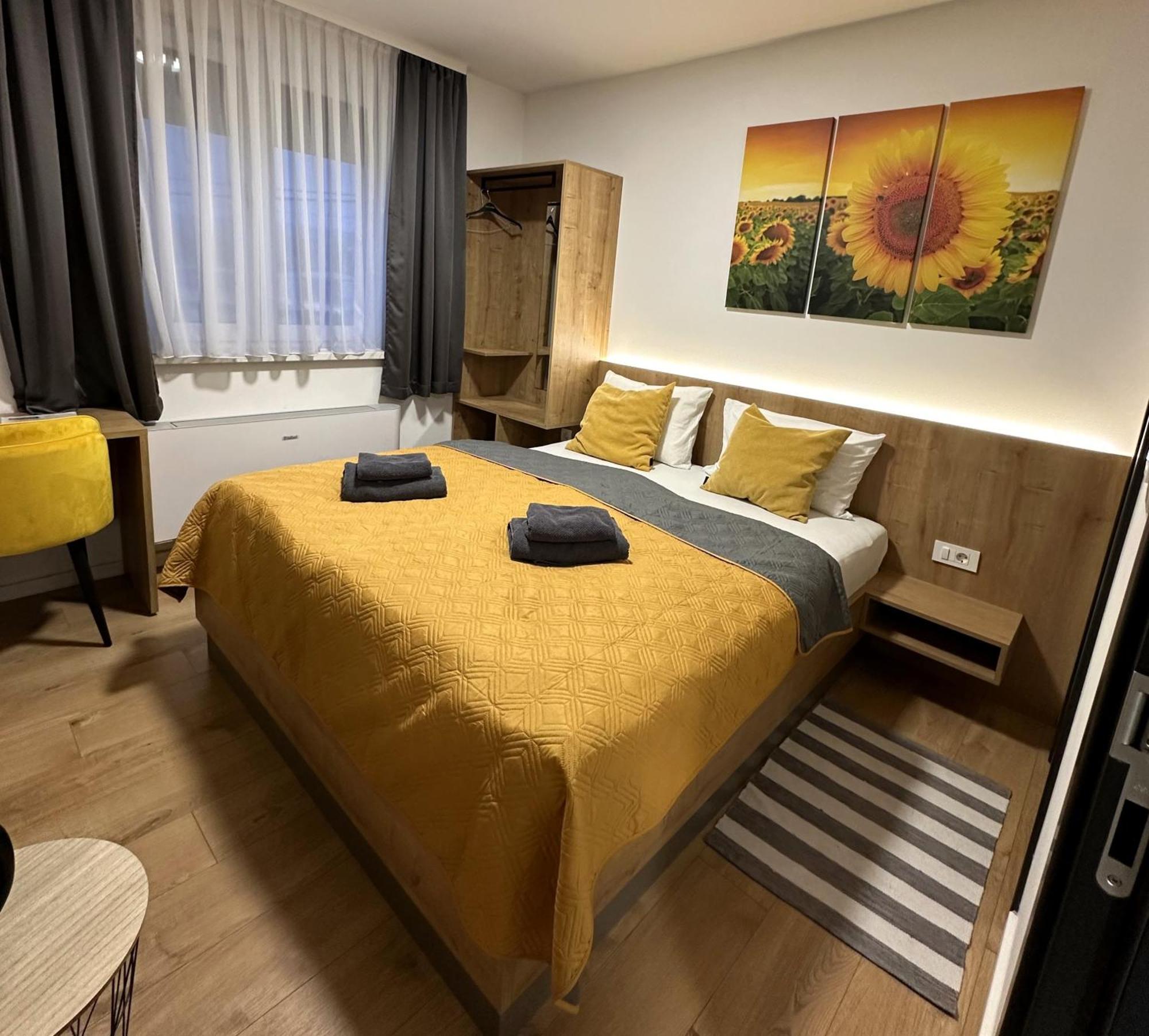 Roomsb Slavonski Brod Bagian luar foto